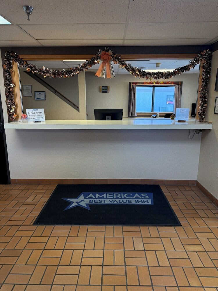 Фото Americas Best Value Inn Torrington