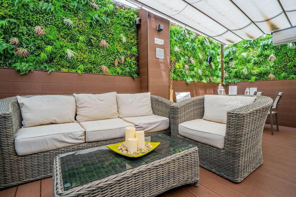 Фото Dinya Lisbon Hotel & Lounge Bar