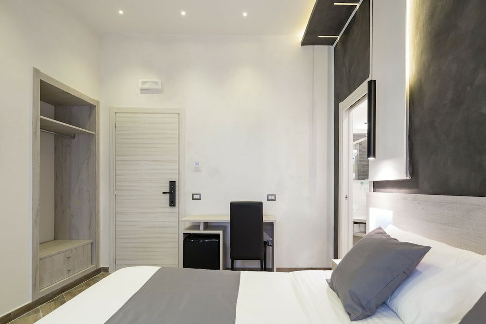 Фото Hotel Bella Napoli