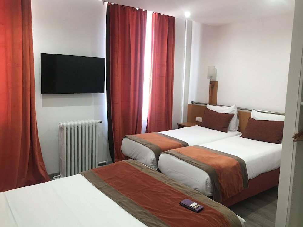 Фото отеля 2