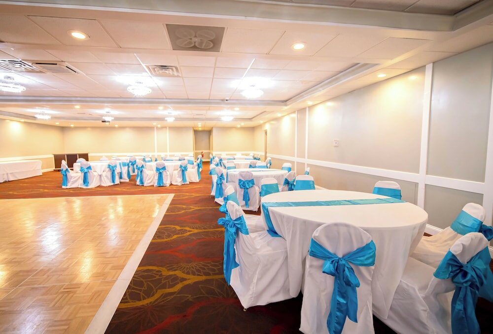 Фото Days Inn and Suites by Wyndham Hammond, In