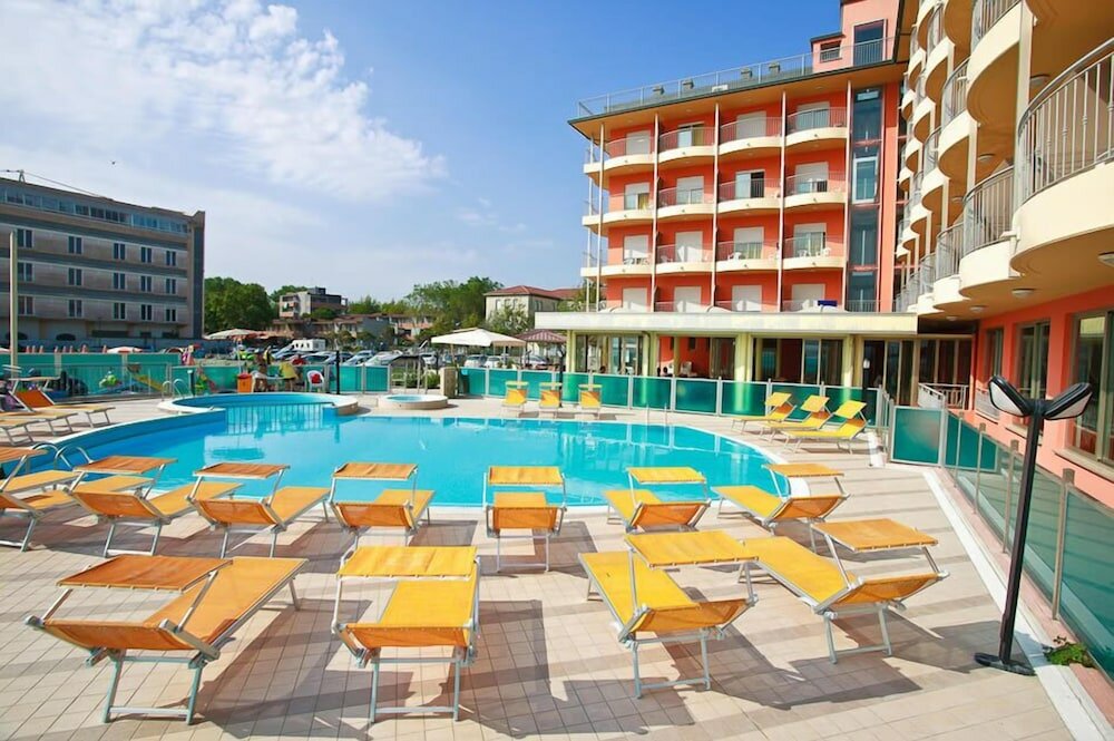 Фото Hotel Adria Beach Club