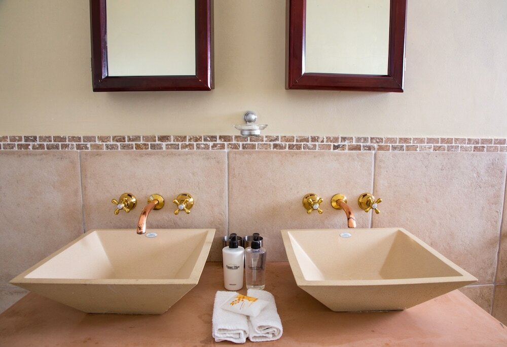 Фото Summit Place Guest House