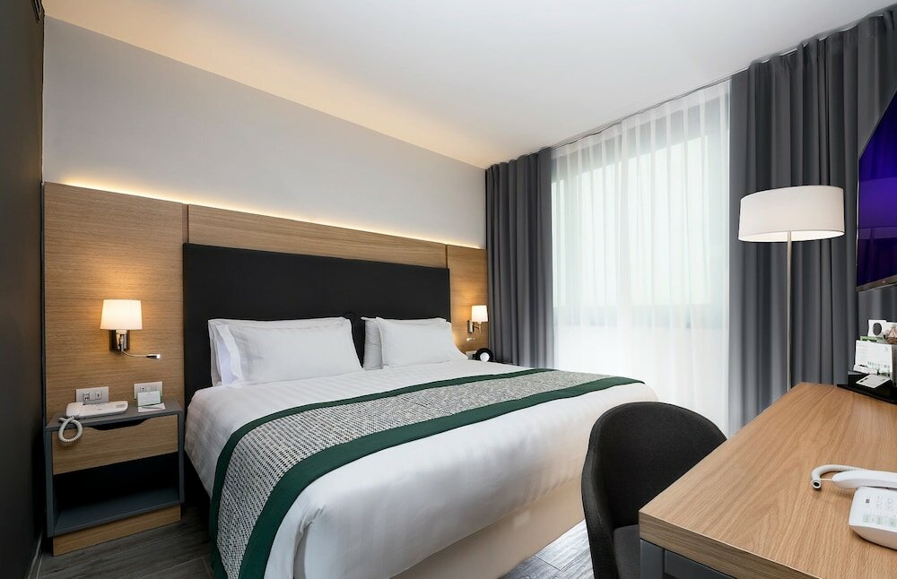 Фото Holiday Inn Naples, an Ihg Hotel