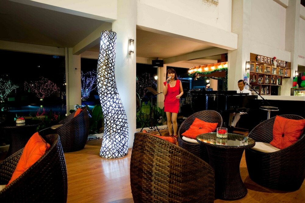 Фото The Cha-am Methavalai Hotel