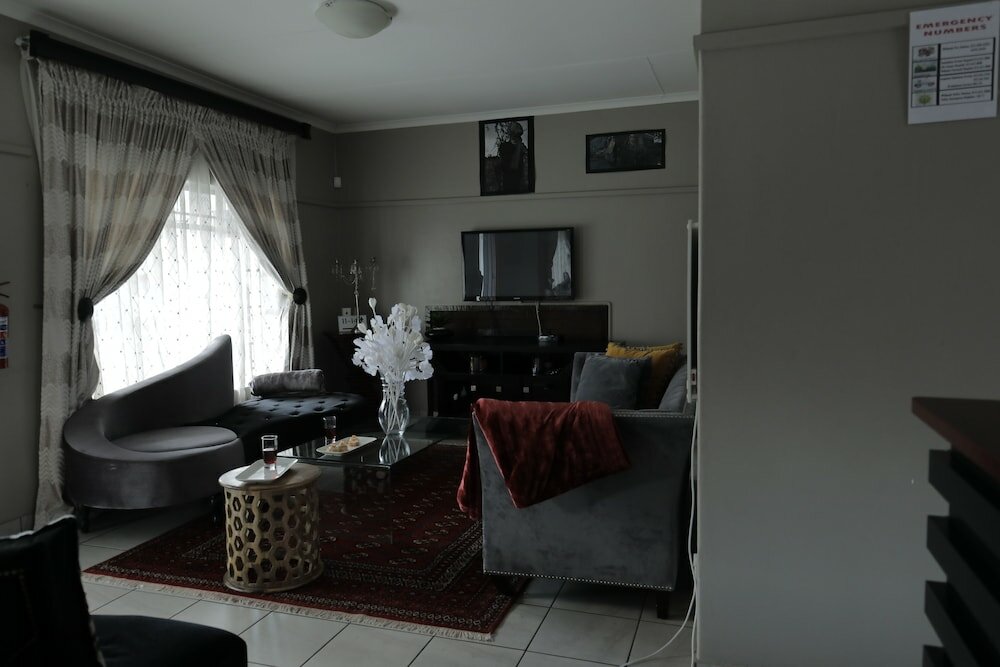 Фото Ledumo Lodge