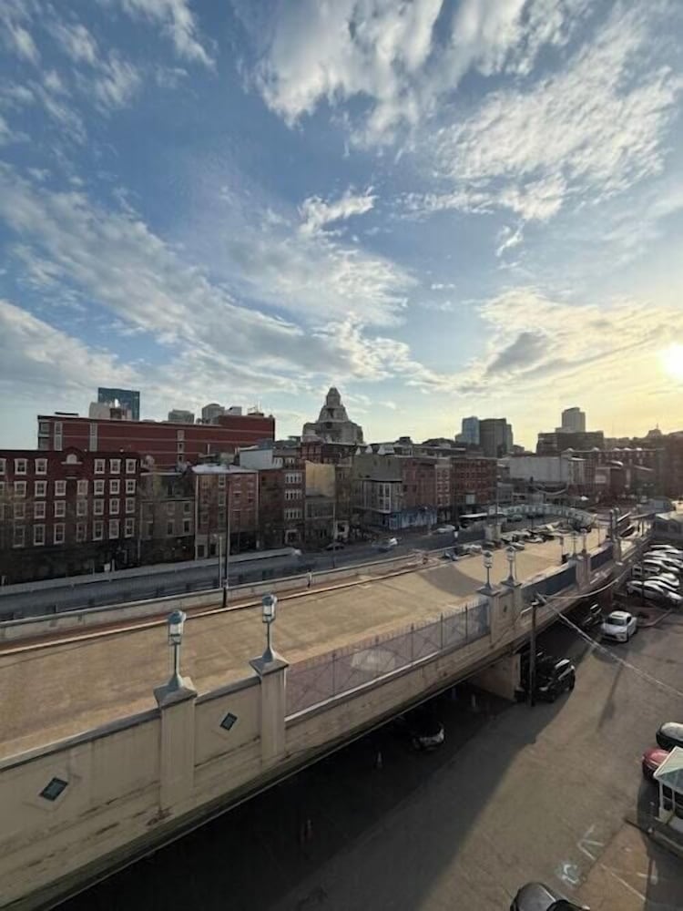 Фото Penn's View Hotel