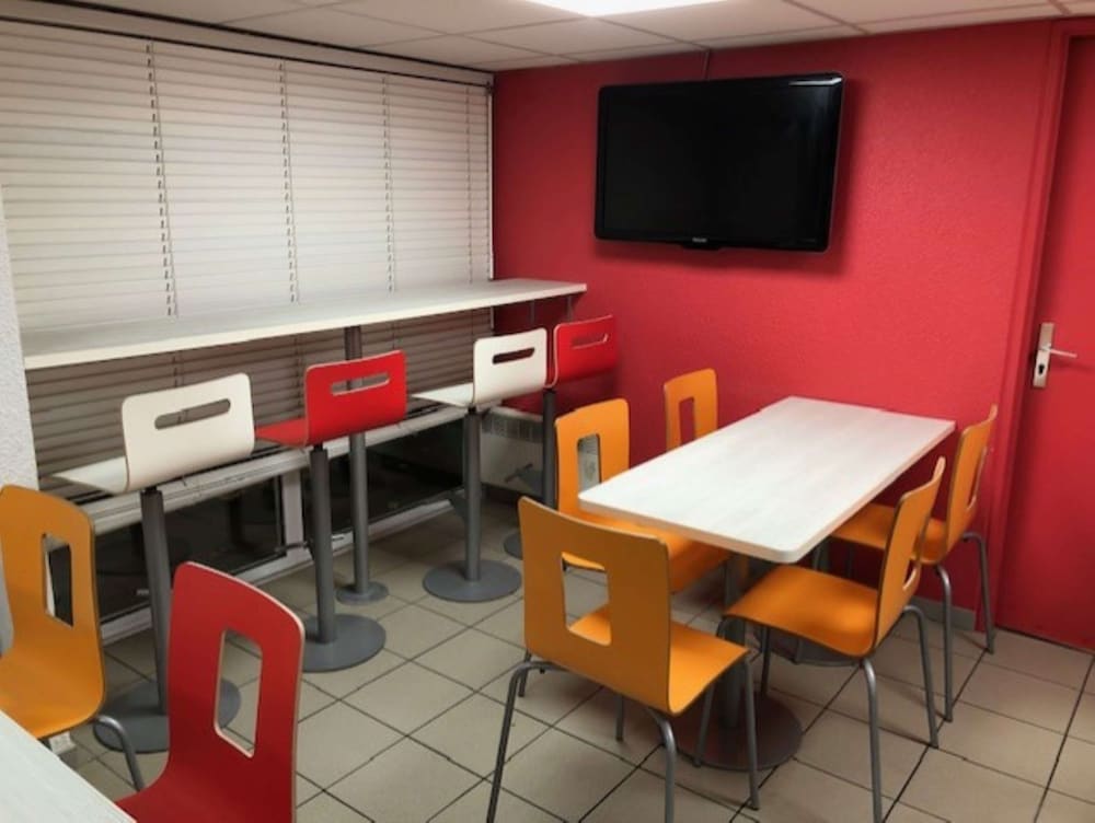 Фото Premiere Classe Blois Nord