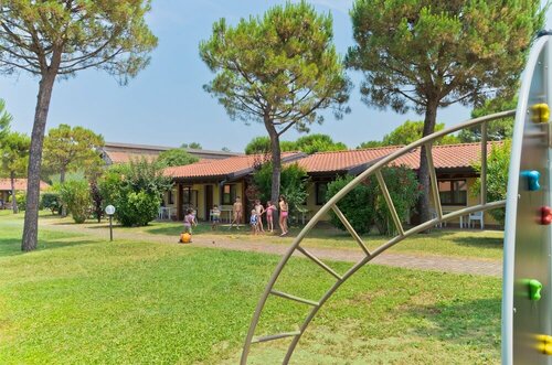 Внешний вид отеля Campeggio del Garda в Пескиера-дель-Гарде, фото 3