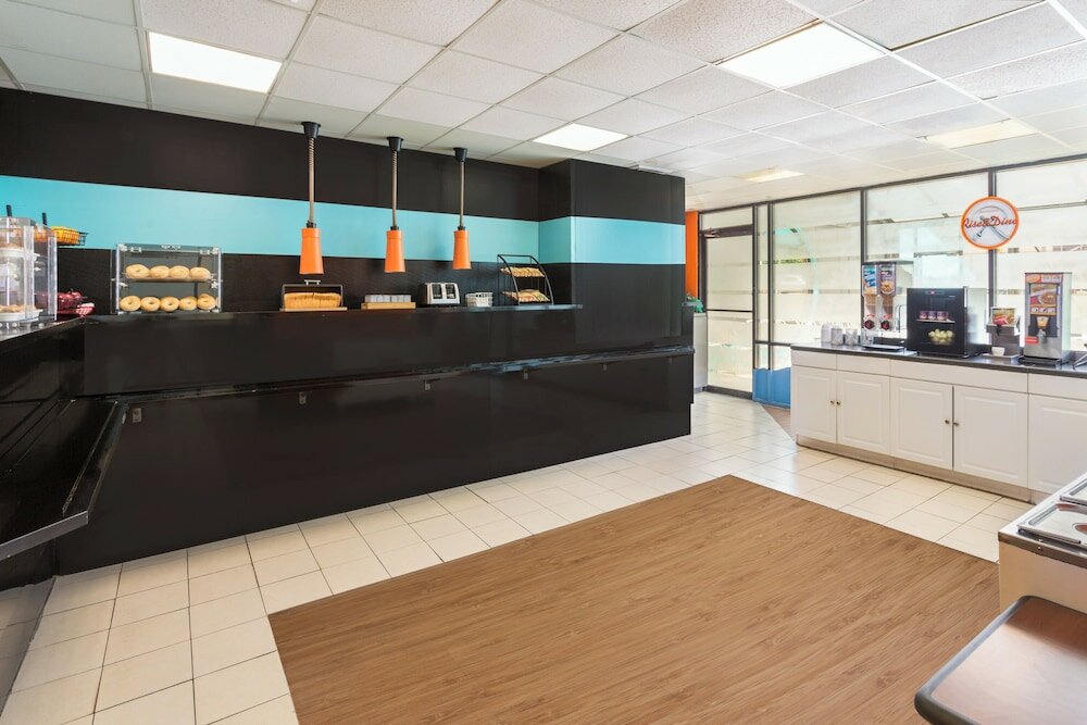 Фото Howard Johnson by Wyndham Williamsburg