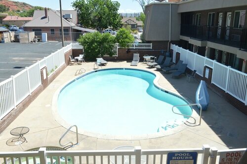 Гостиница Super 8 by Wyndham St. George Ut в Сент-Джордже