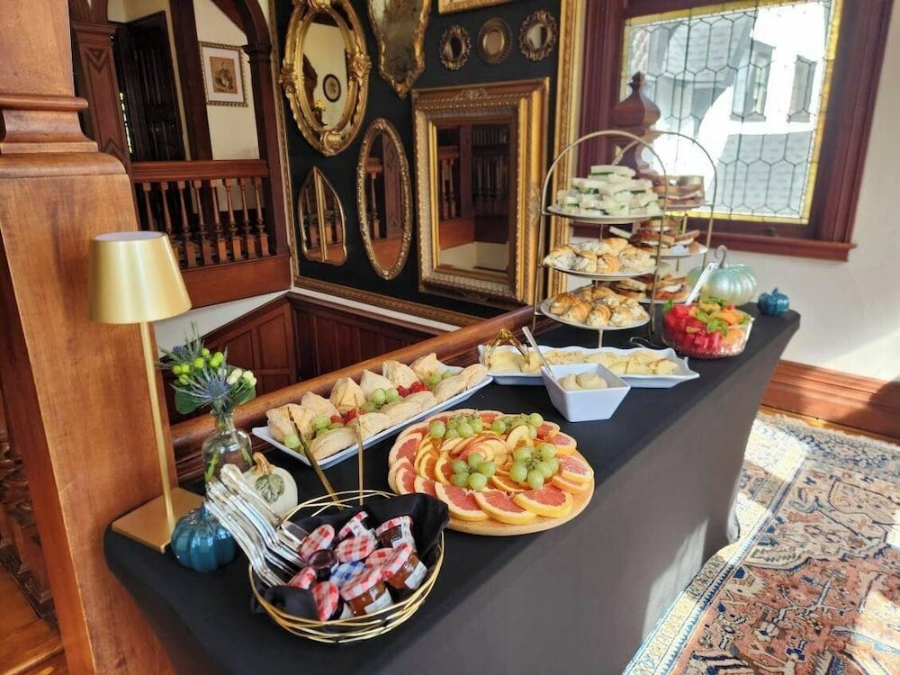 Фото Manor House Inn