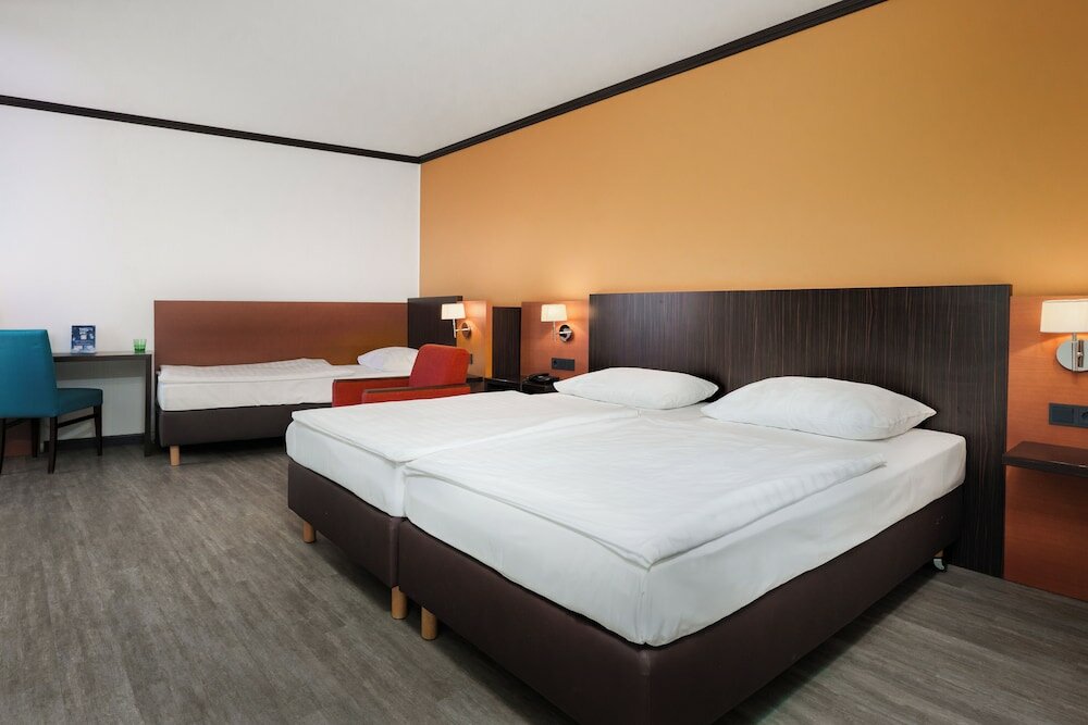 Фото Trans World Hotel Donauwelle