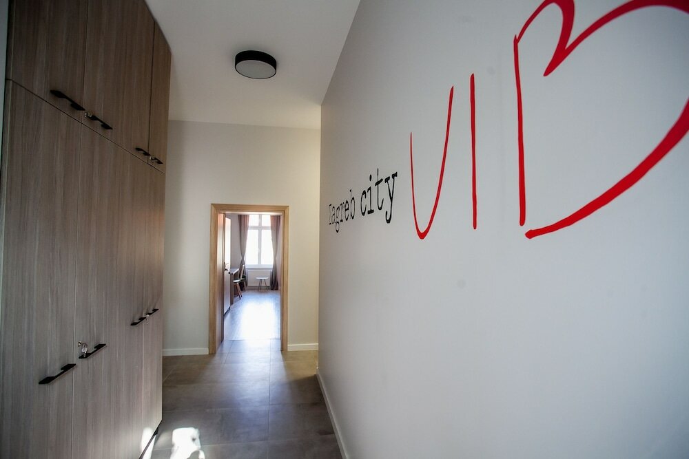 Фото Zagreb City Vibe Apartments & Rooms