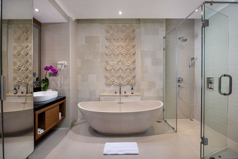 Фото Adhi Jaya Hotel