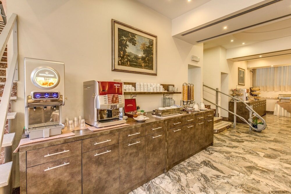 Фото Pinewood Hotel Rome