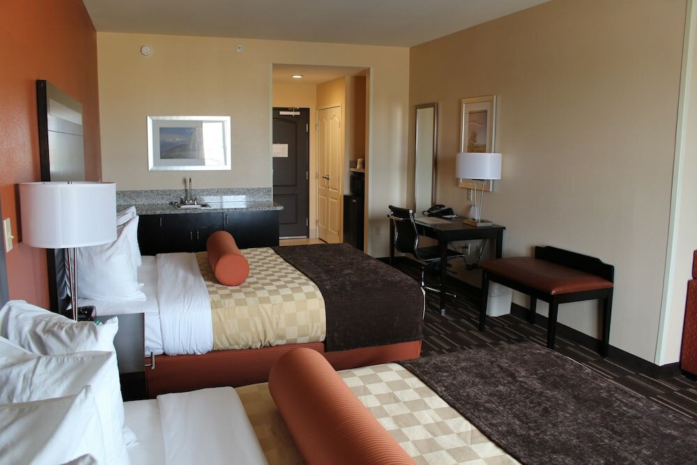 Фото Best Western Plus Desert Poppy Inn