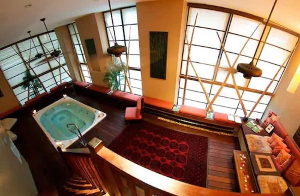 Фото Executive Hotel Cosmopolitan Toronto