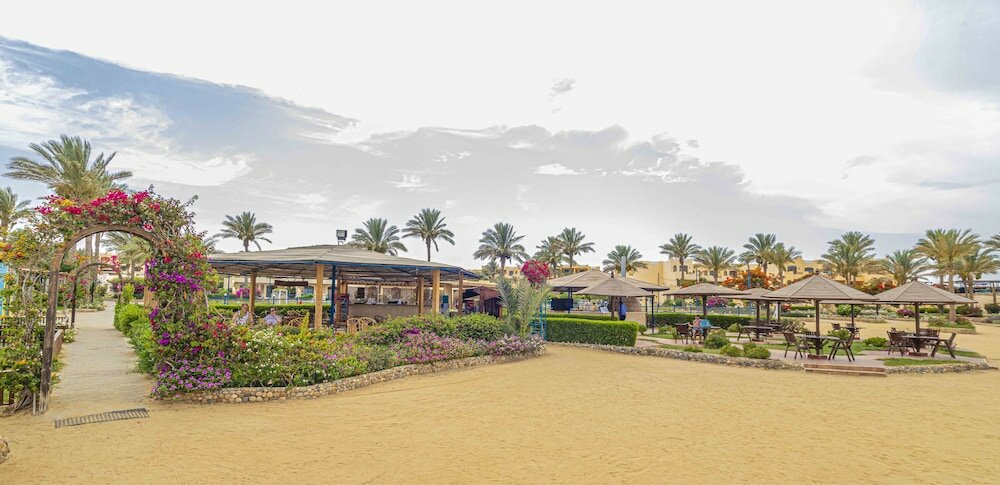 Фото Blend Elphistone Resort