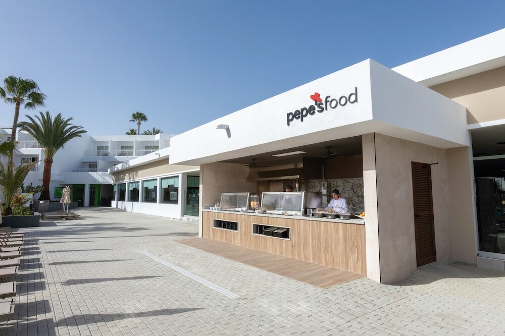 Фото Hotel Riu Paraiso Lanzarote Resort