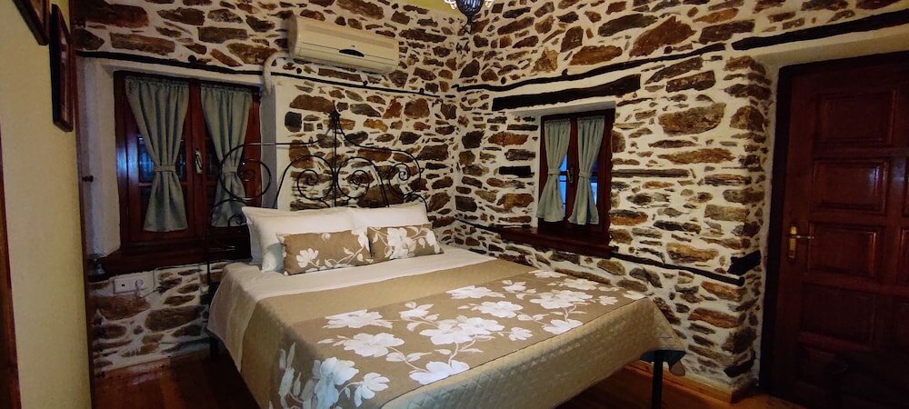 Фото Mansion Terpou