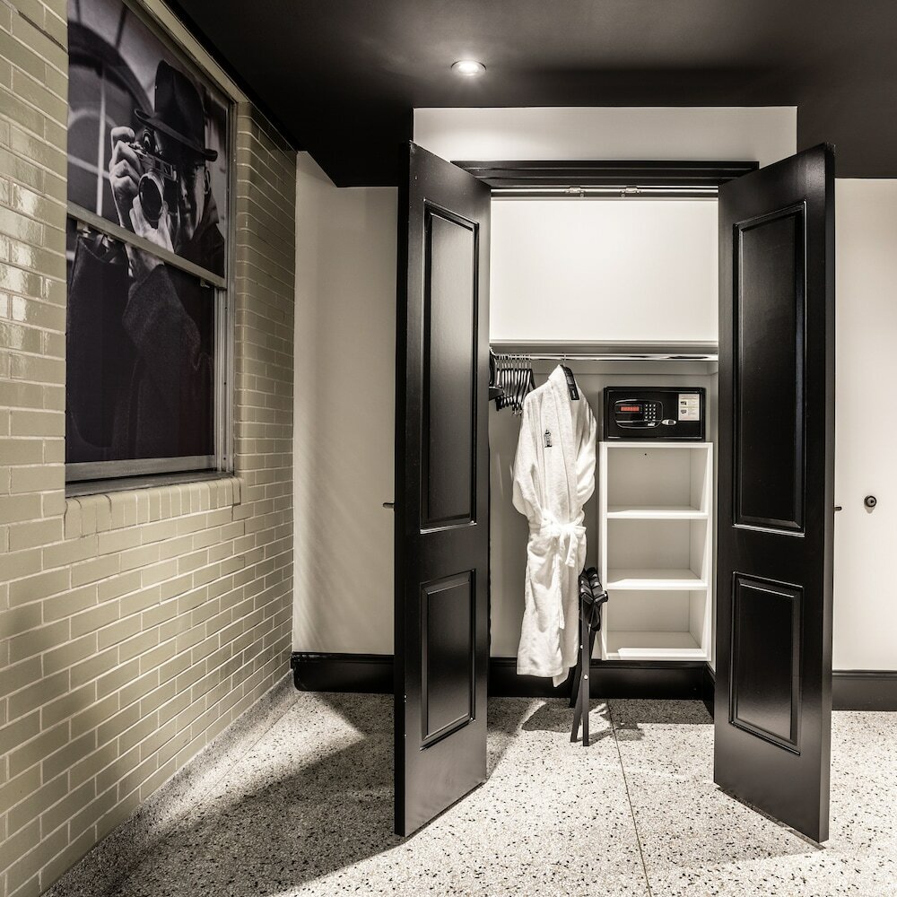 Фото Bottleworks Hotel