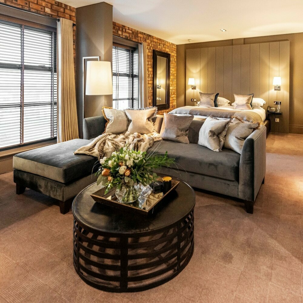 Hotel Dakota Forth Bridge, City of Edinburgh, photo