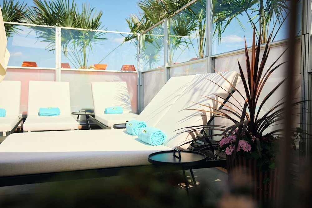 Фото Avalon Hotel