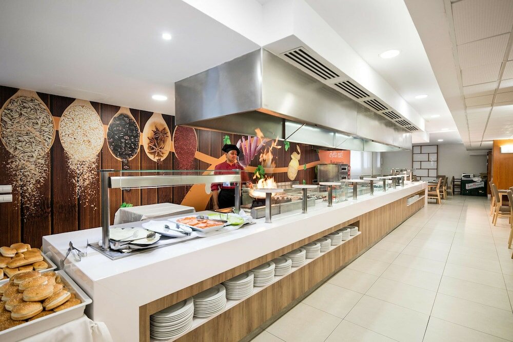 Фото Best Oasis Park Hotel