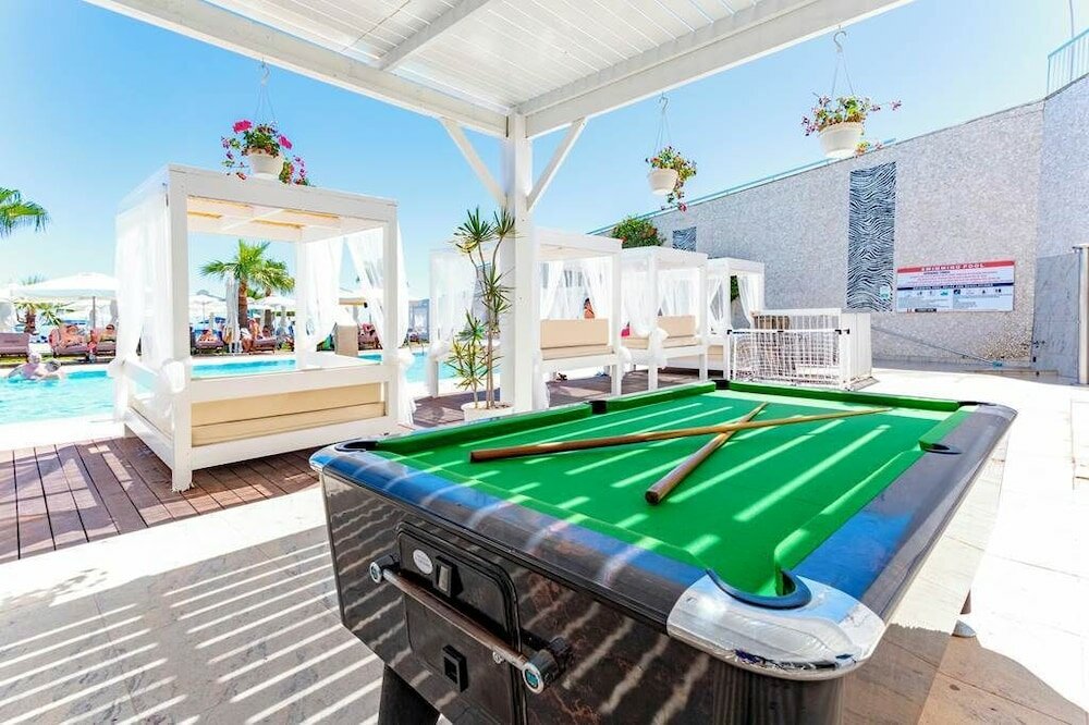 Фото Silver Sands Beach Hotel