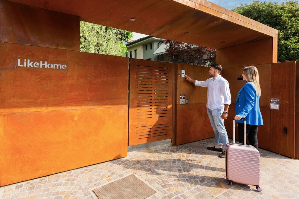 Фото Like Home - Boutique Hotel