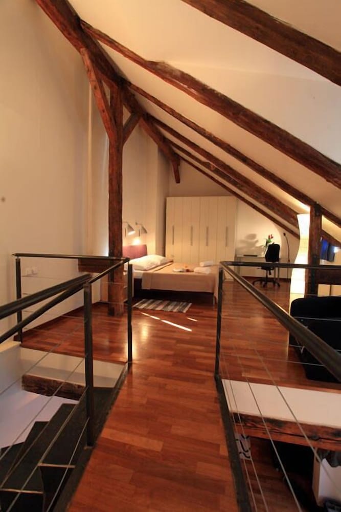 Фото Royal Road Residence