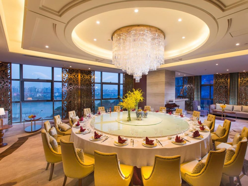 Фото Yiwu ShangCheng Hotel