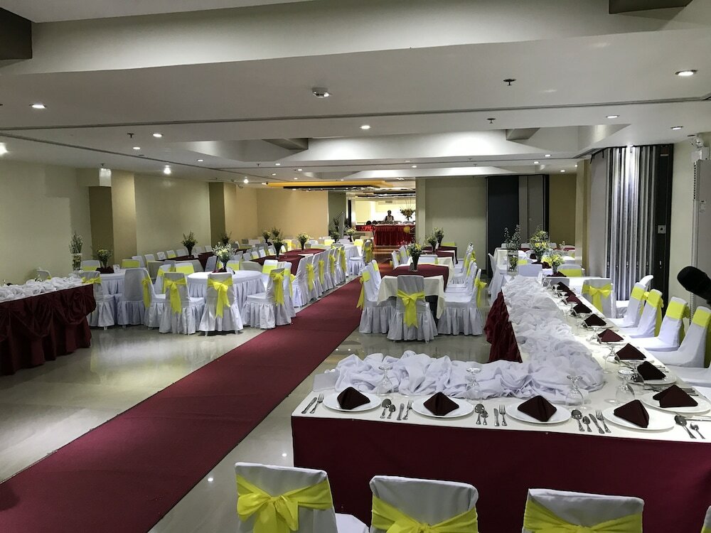 Фото Leope Hotel