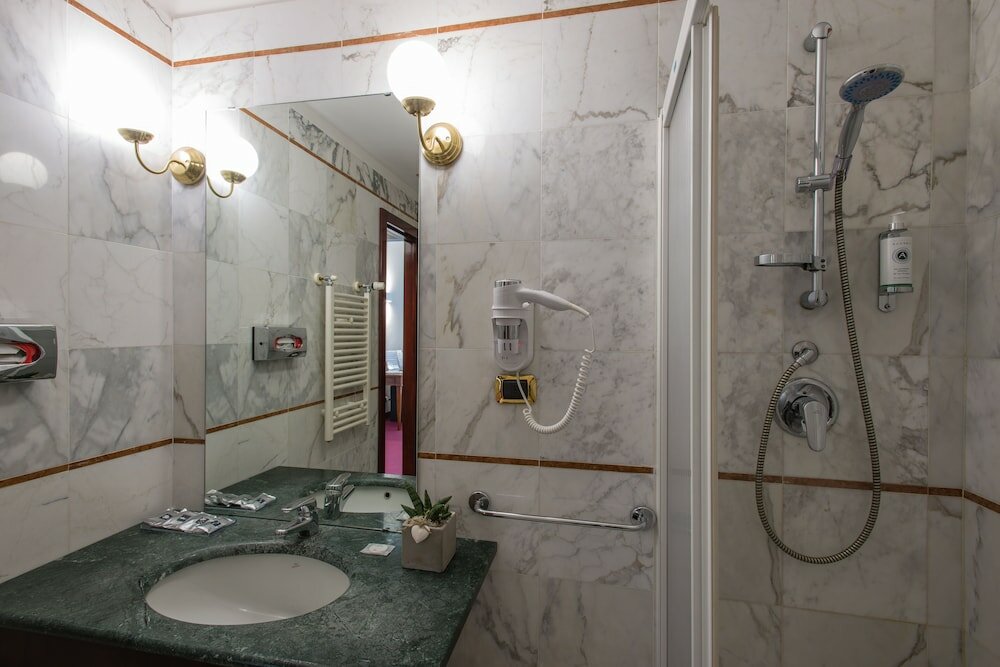 Фото Hotel Alli Due Buoi Rossi