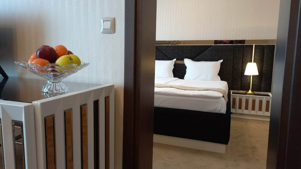 Фото Astoria Grand Hotel