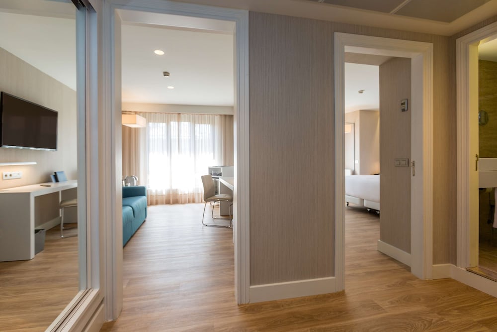 Фото Nh Oviedo Principado