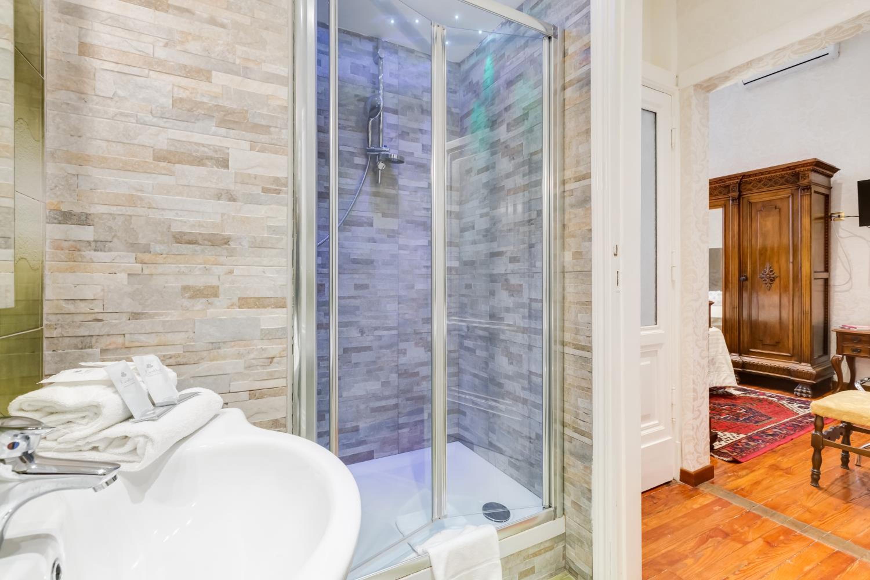 Фото Affreschi Su Roma Luxury B&b