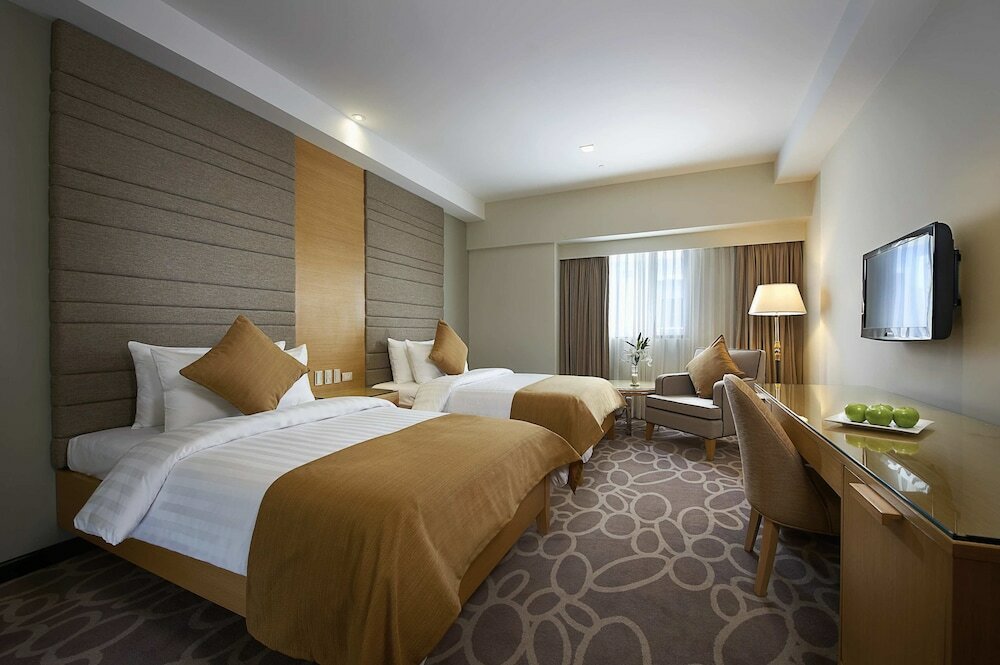 Фото Berjaya Makati Hotel