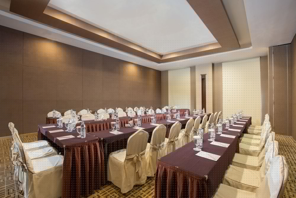 Фото Oakwood Hotel & Apartments Taman Mini Jakarta