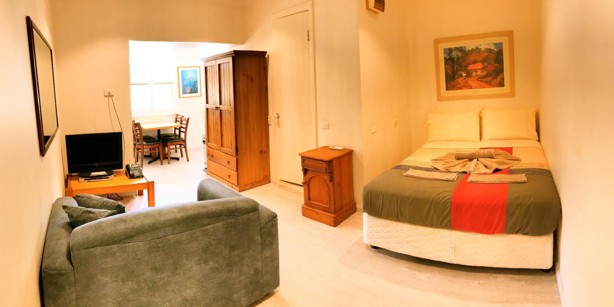 Фото The Manly Lodge Boutique Hotel