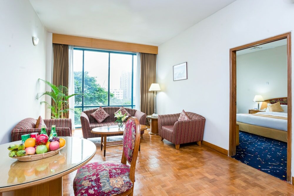 Фото Lake Castle