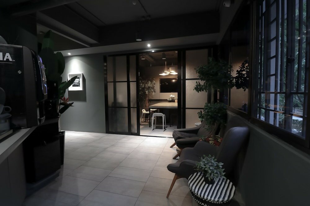 Фото The POD Boutique Capsule Hotel