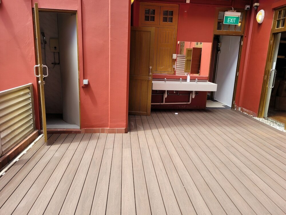 Фото Wink at Upper Cross Street