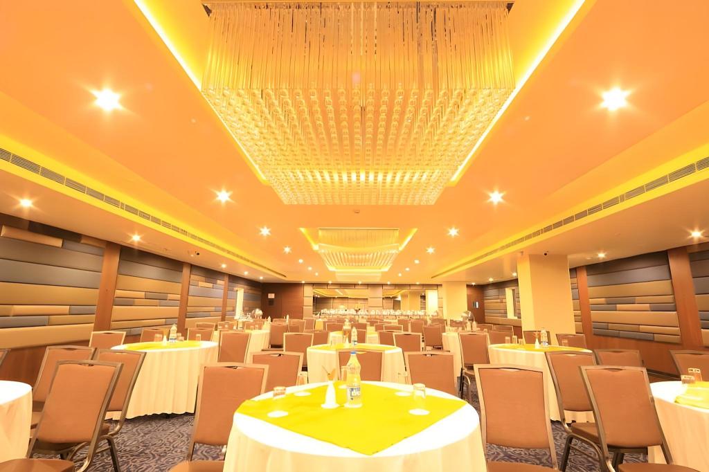 Фото Hotel Regalia Tirupati