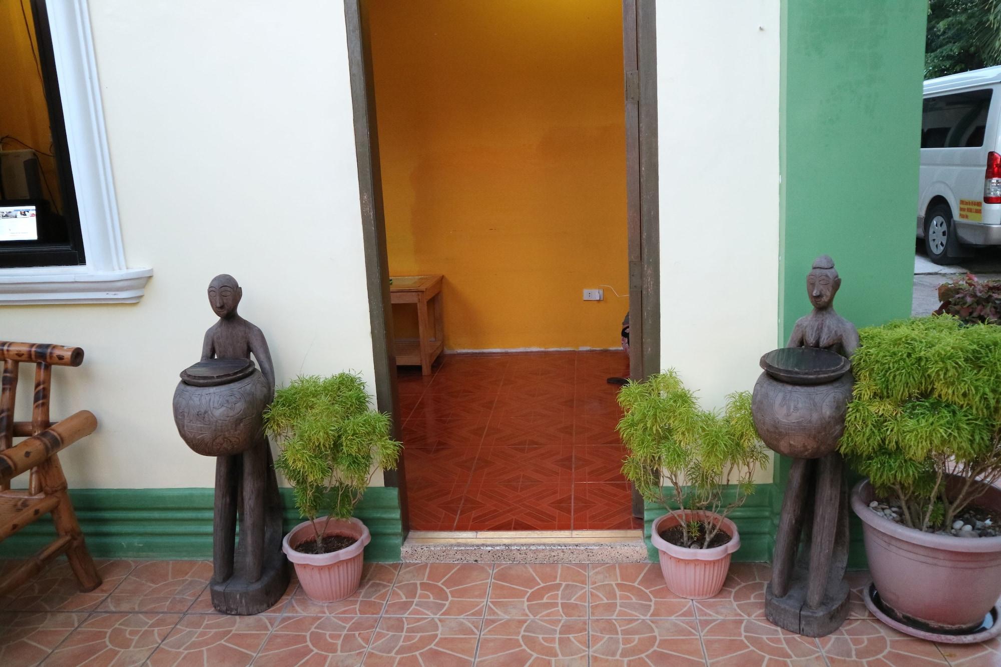 Фото отеля 2