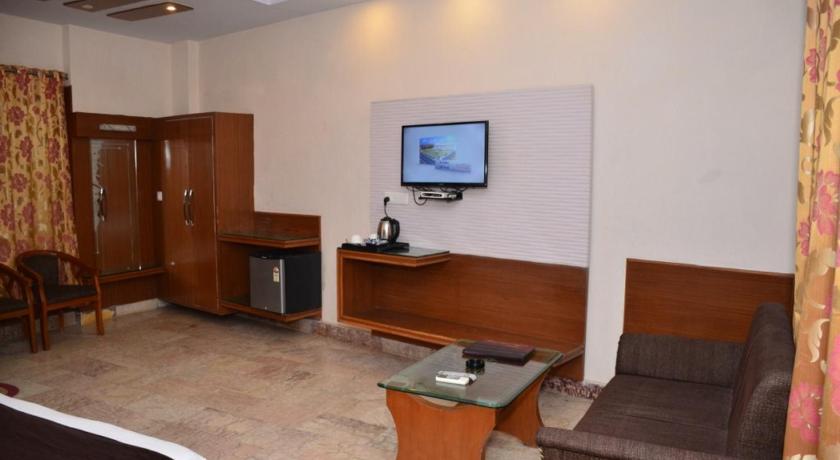 Фото Hotel Basera Brij Bhoomi