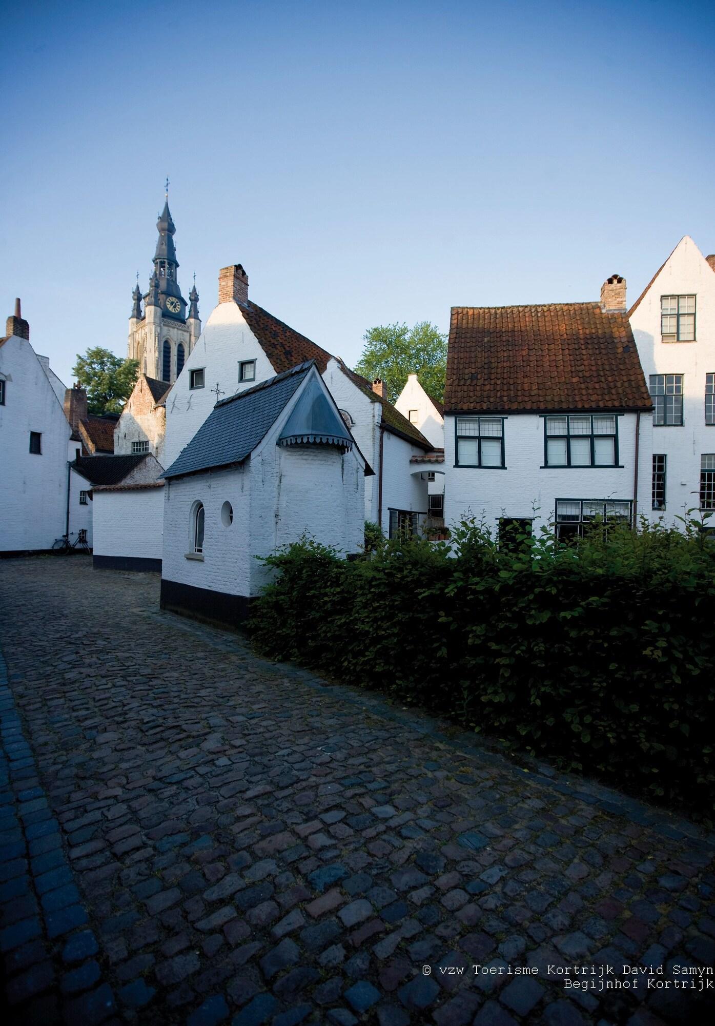 Фото Hotel Restaurant Brasserie Ahoi, Kortrijk