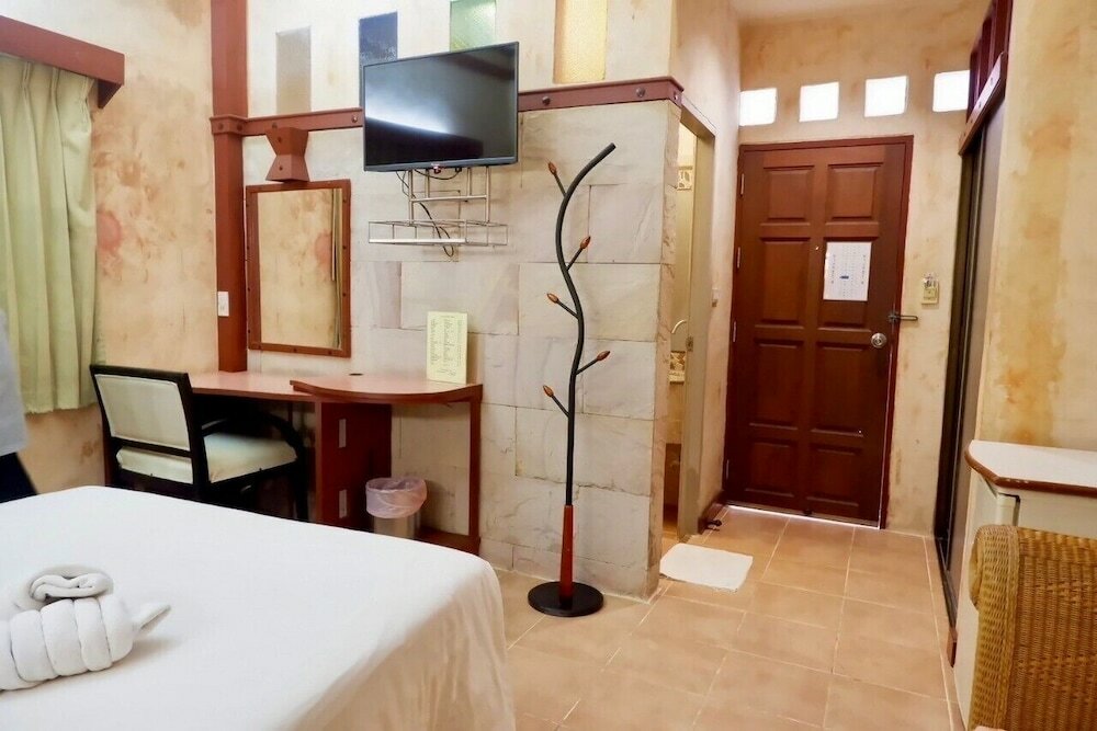 Фото Palm Chalet Resort