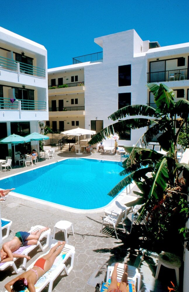 Фото Poseidon Hotel and Apartments